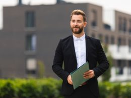 How to Become a Realtor in Alberta - A Real Estate Agent