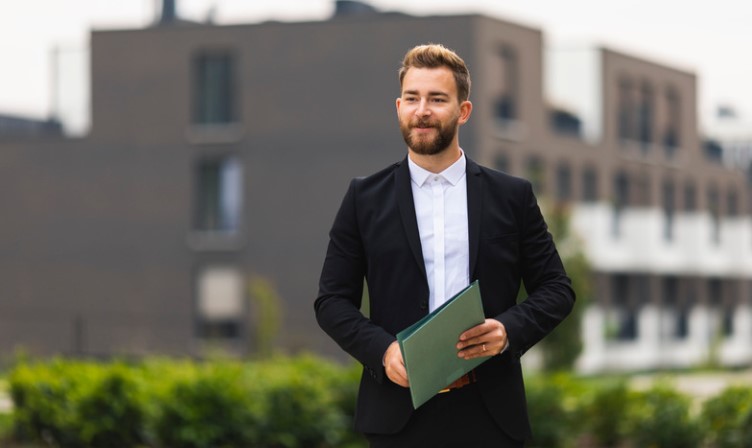 How to Become a Realtor in Alberta - A Real Estate Agent