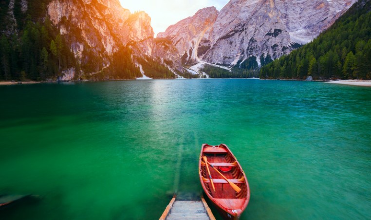 How Many Lakes in Canada? - Top 10 Lakes