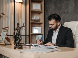 How Much Do Lawyers Make in Canada? - A Comprehensive Guide