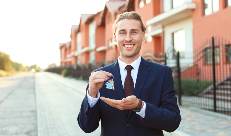 How to Become a Real Estate Agent in Ontario?