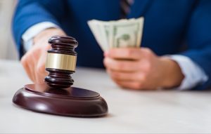  how much do lawyers make in canada