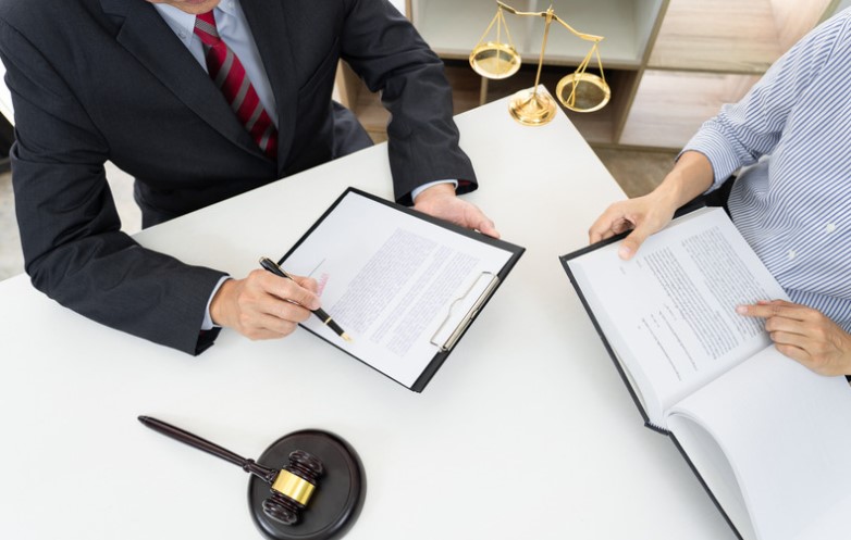 What is the Average Paralegal Salary in Toronto?