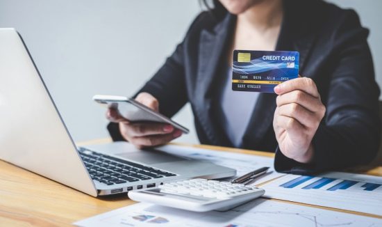 What is the Difference Between Old Navy Store Cards and Credit Cards?