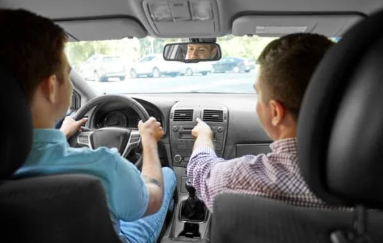 Top 10 Best Driving Schools in Toronto