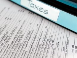 What is Form T1135 in Canada?