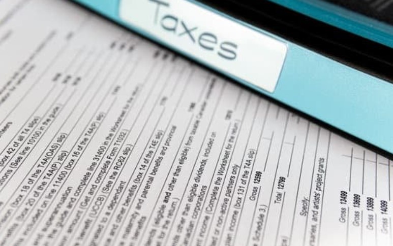 What is Form T1135 in Canada?