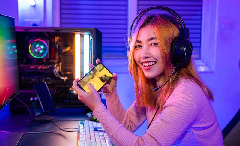 How Online Gaming is Helping New Generations To Socialize?